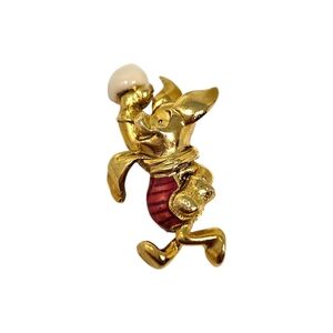 Vintage Disney Piglet Brooch Pin Gold Tone Throwing Snowball Winnie The Pooh